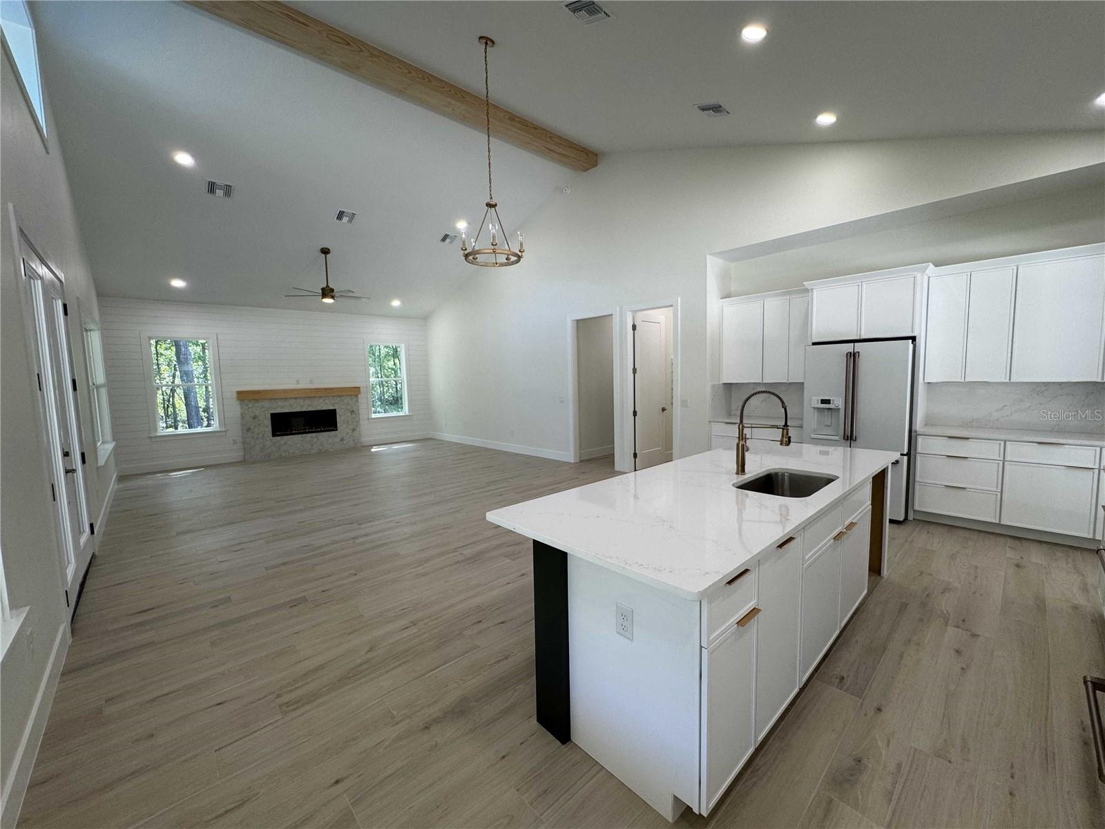 LAKE TROPICANA RANCHETTES - Residential