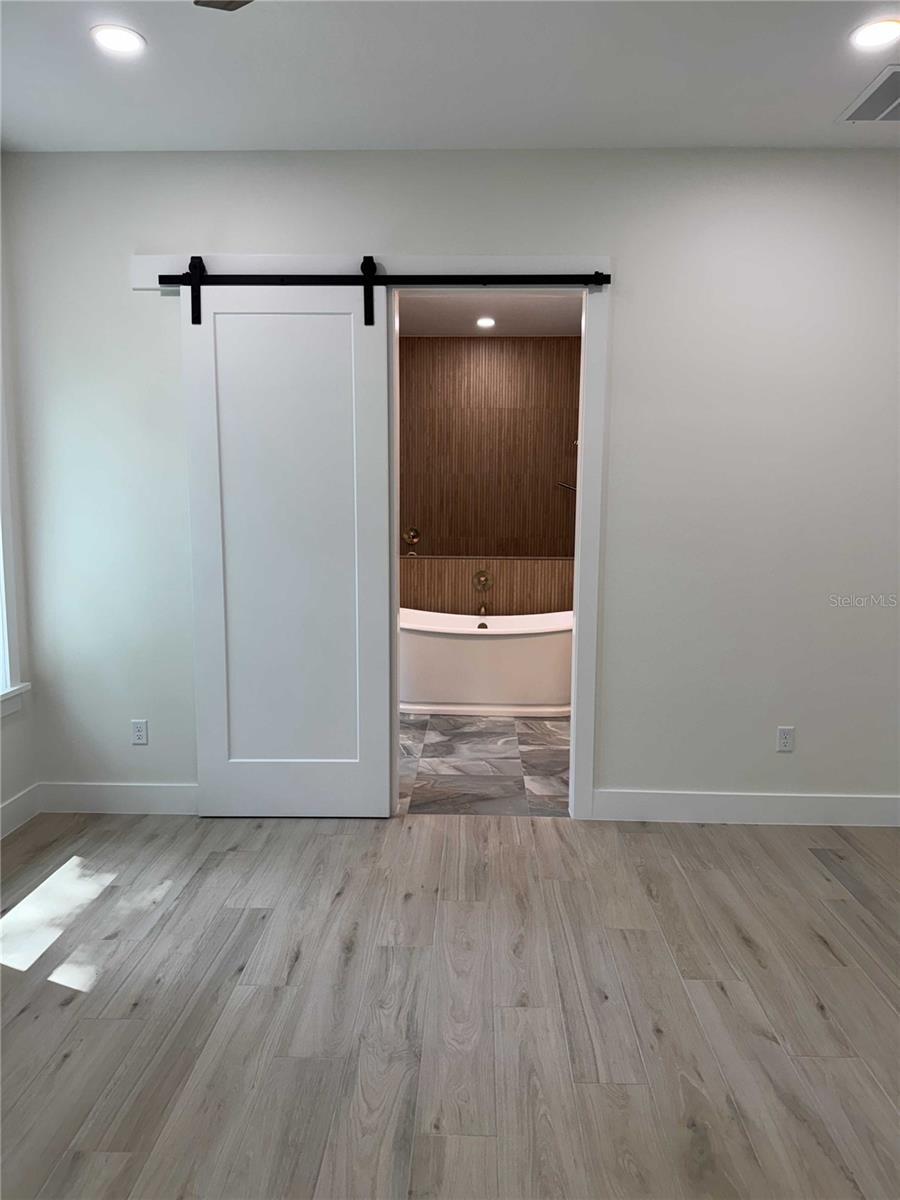 LAKE TROPICANA RANCHETTES - Residential