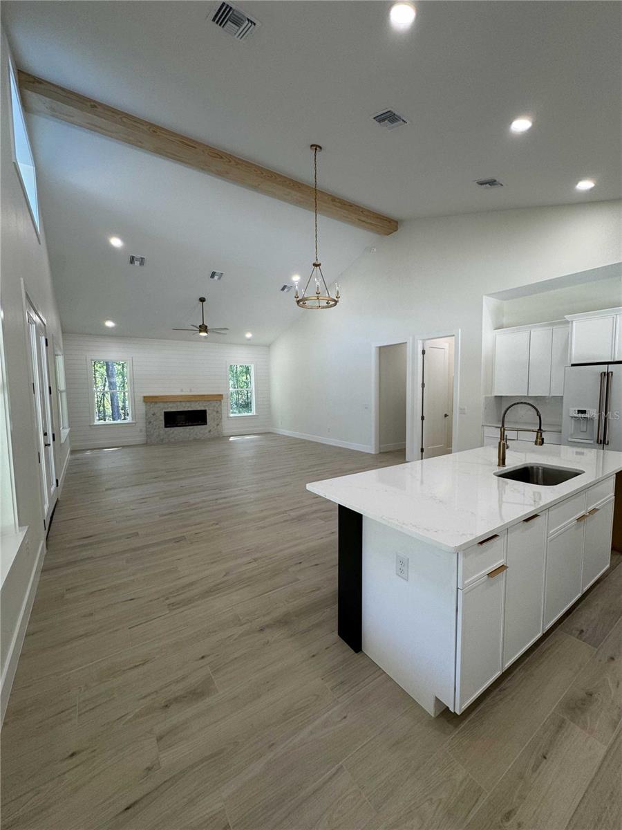 LAKE TROPICANA RANCHETTES - Residential