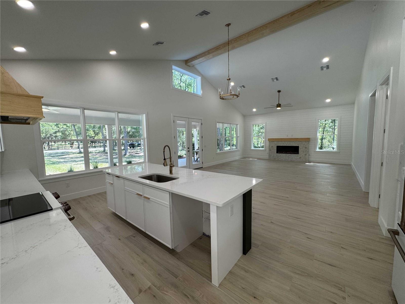 LAKE TROPICANA RANCHETTES - Residential