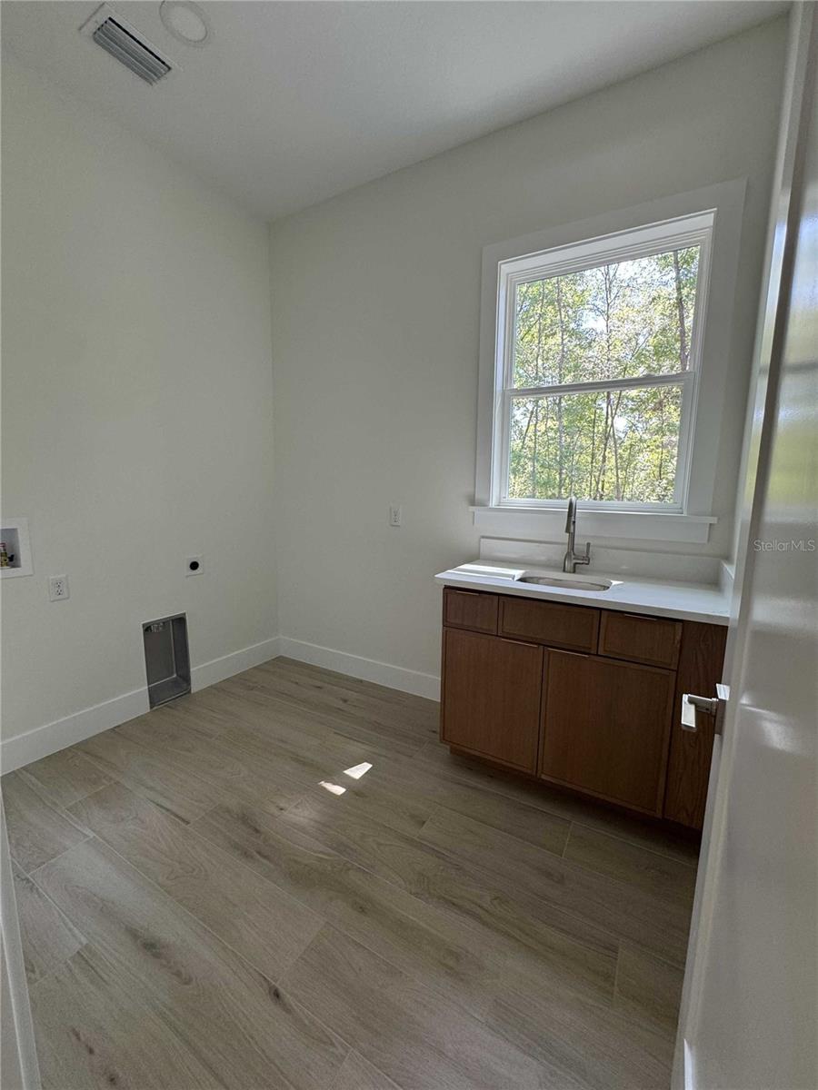 LAKE TROPICANA RANCHETTES - Residential