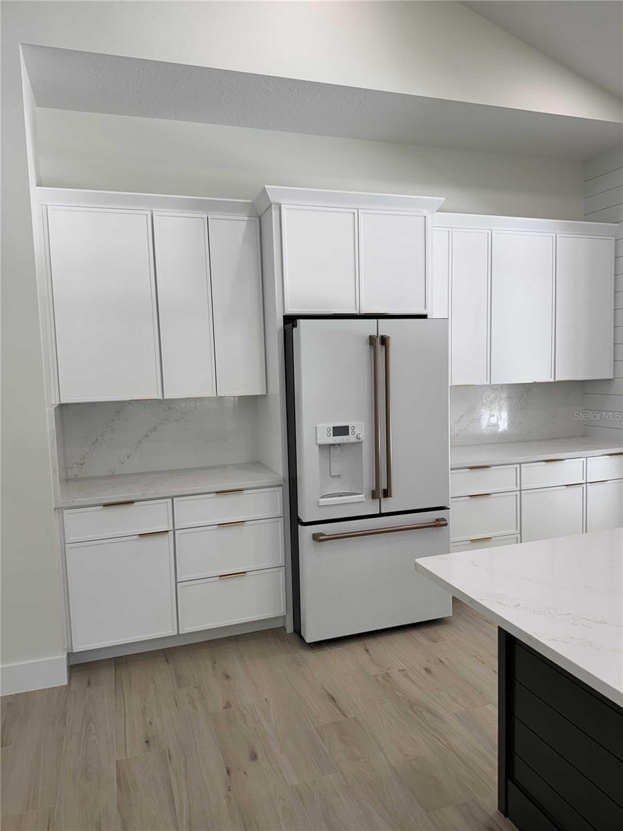 LAKE TROPICANA RANCHETTES - Residential