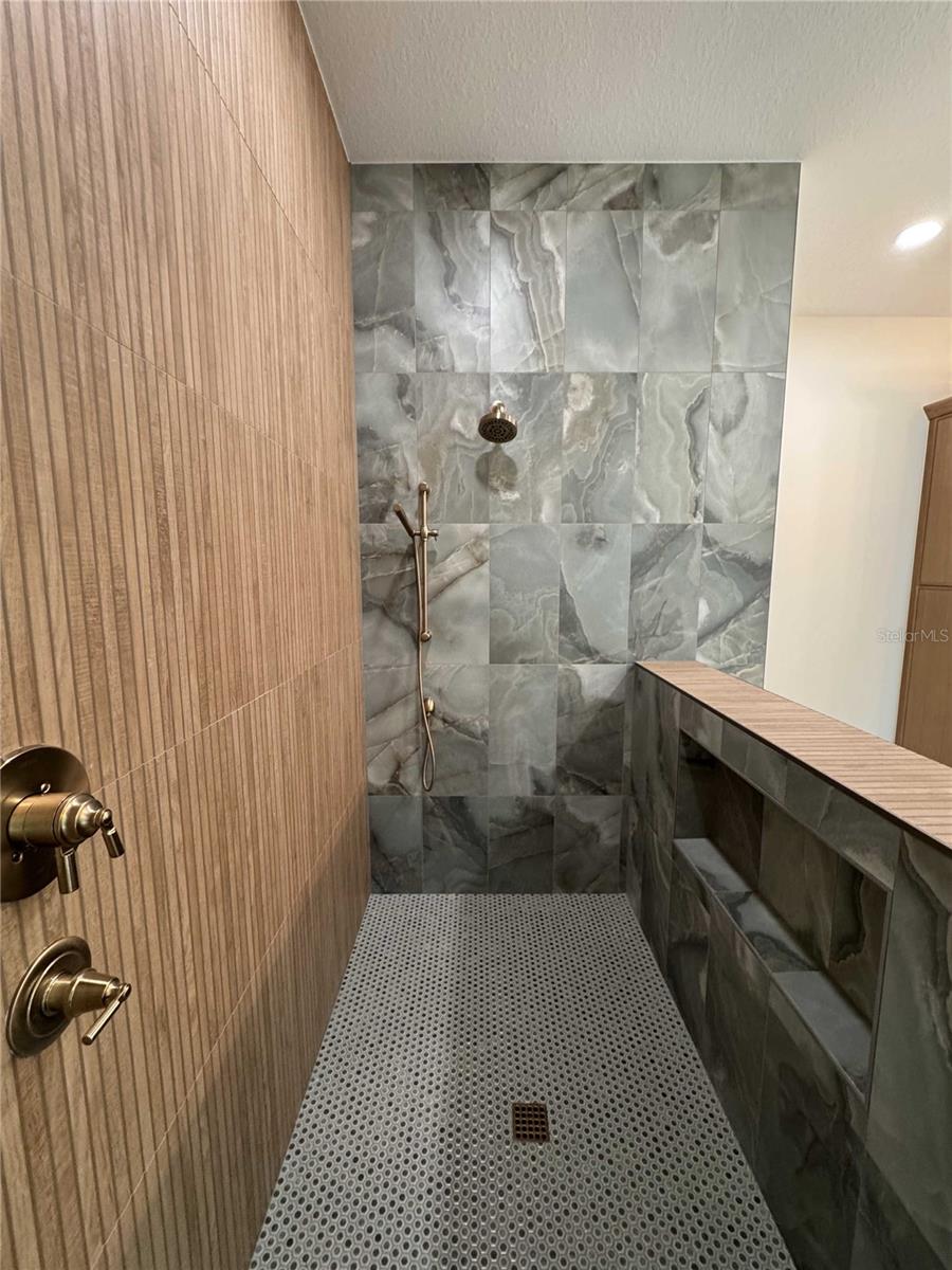 LAKE TROPICANA RANCHETTES - Residential