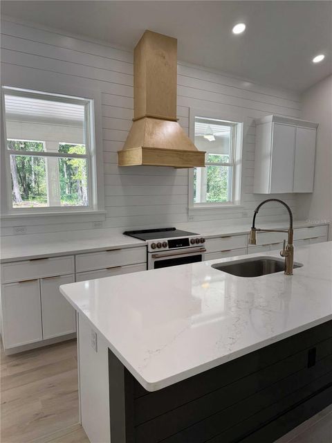 Tiny photo for 18890 SW 60th Street, Dunnellon, FL 34432 (MLS # OM700091)