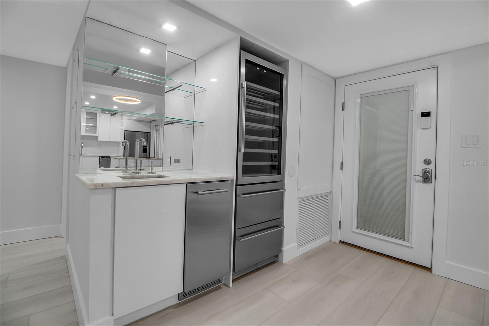 1150 TARPON CENTER DRIVE 1-C #103