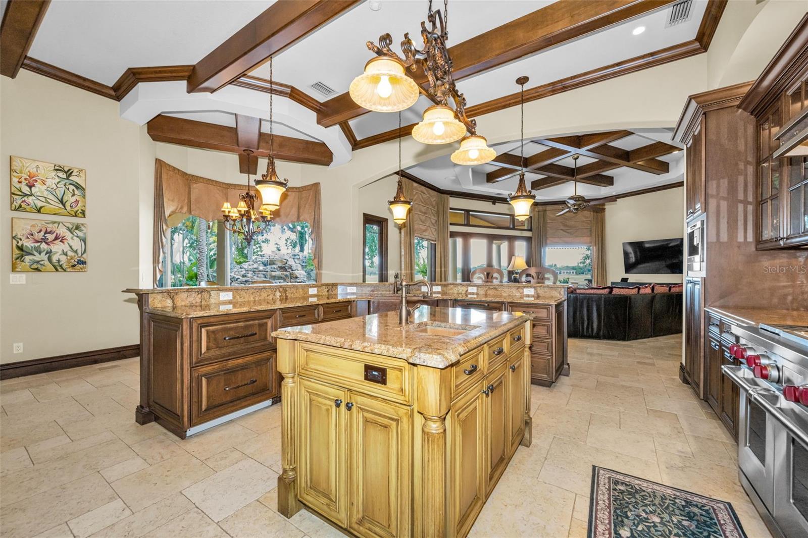 CHAMPIONS CLUB - Residential