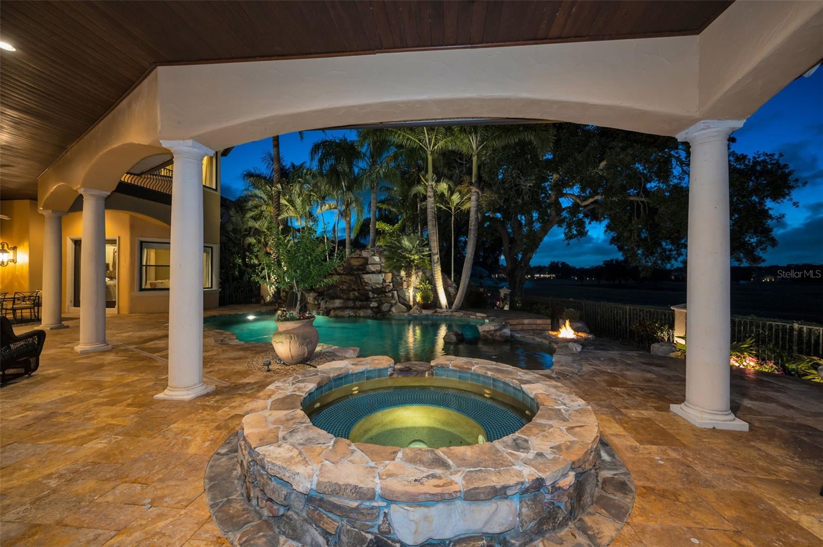 CHAMPIONS CLUB - Residential