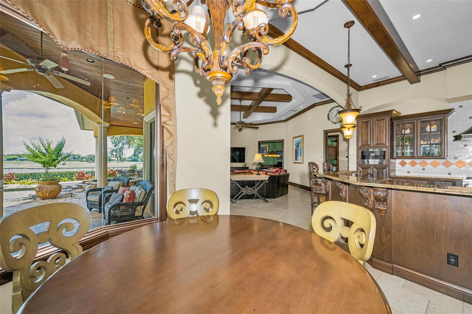 CHAMPIONS CLUB - Residential