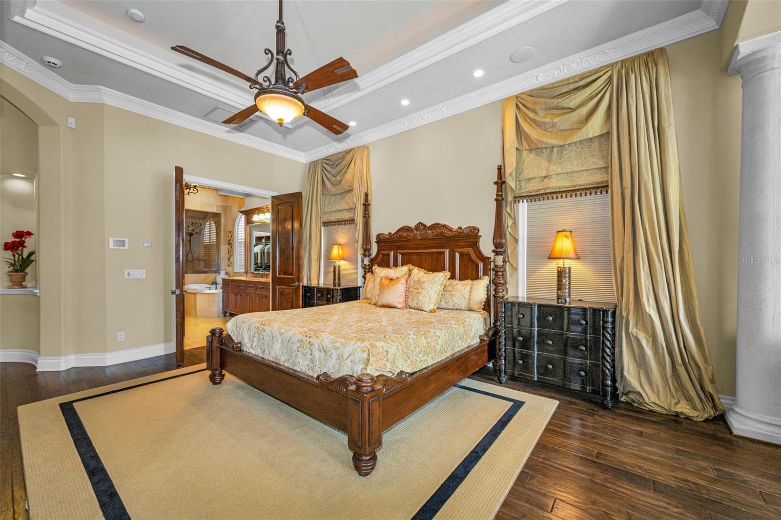 CHAMPIONS CLUB - Residential