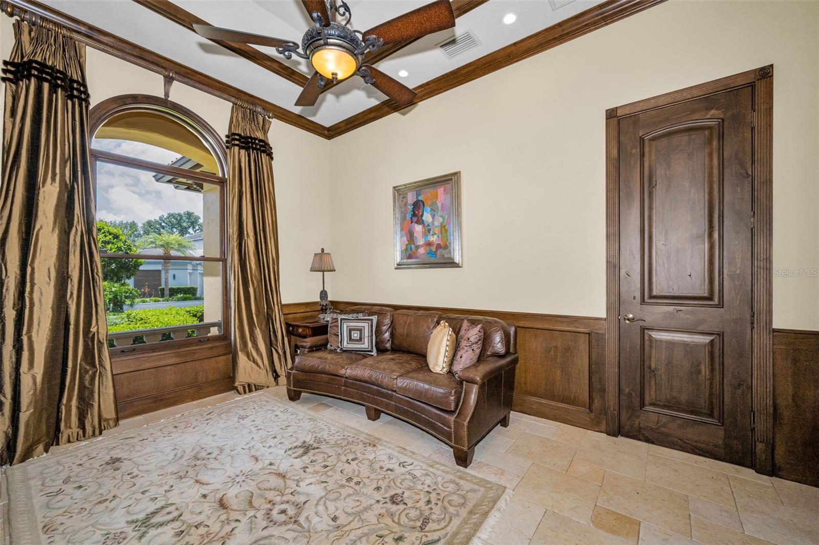 CHAMPIONS CLUB - Residential