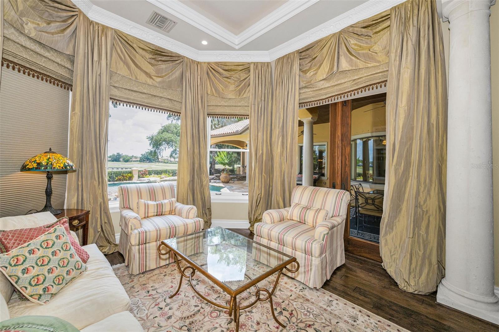 CHAMPIONS CLUB - Residential