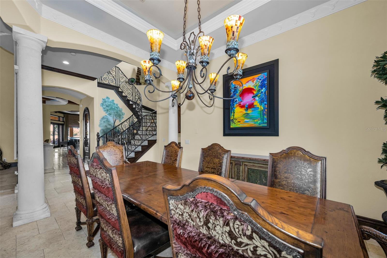 CHAMPIONS CLUB - Residential