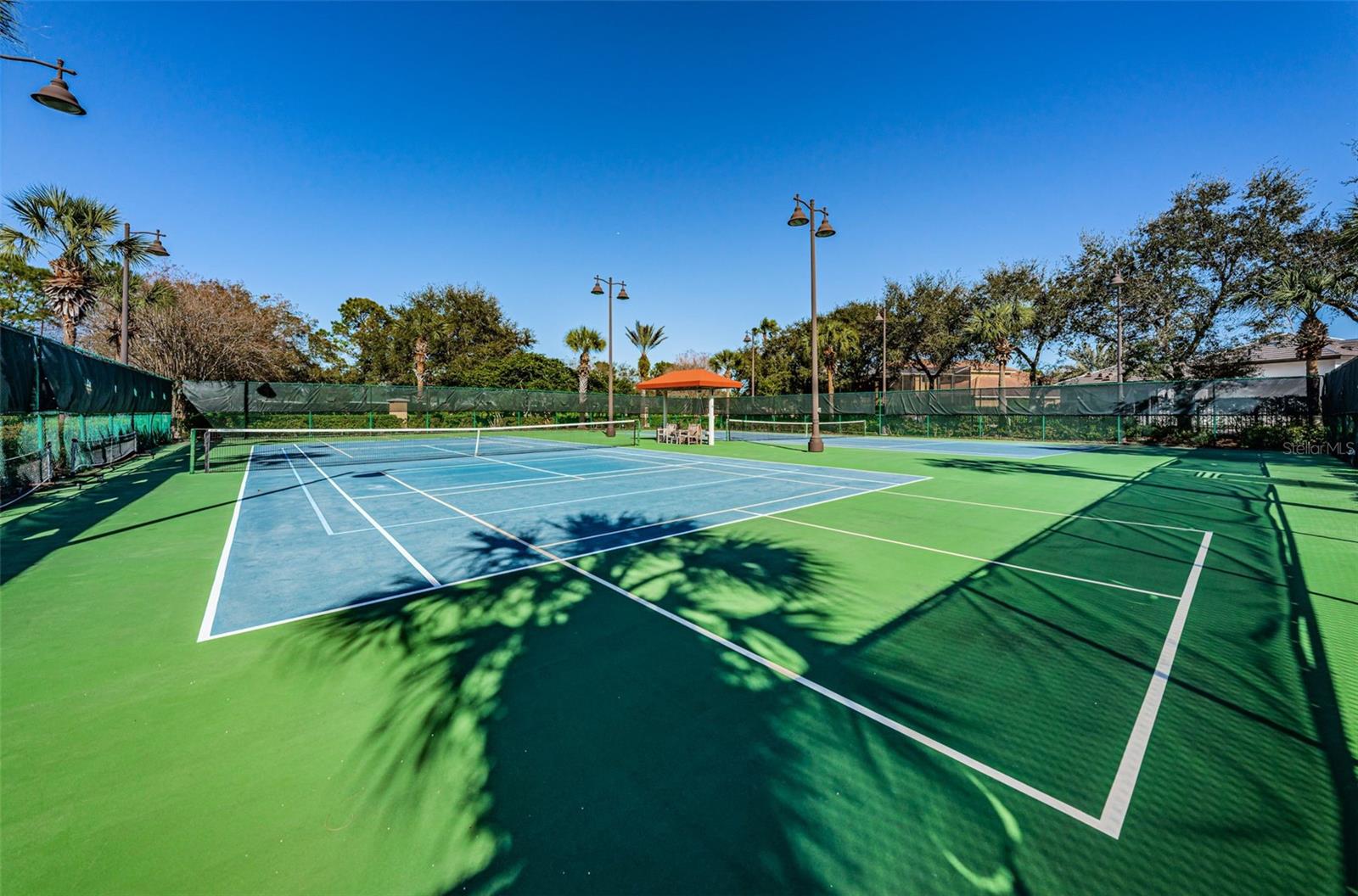 CHAMPIONS CLUB - Residential