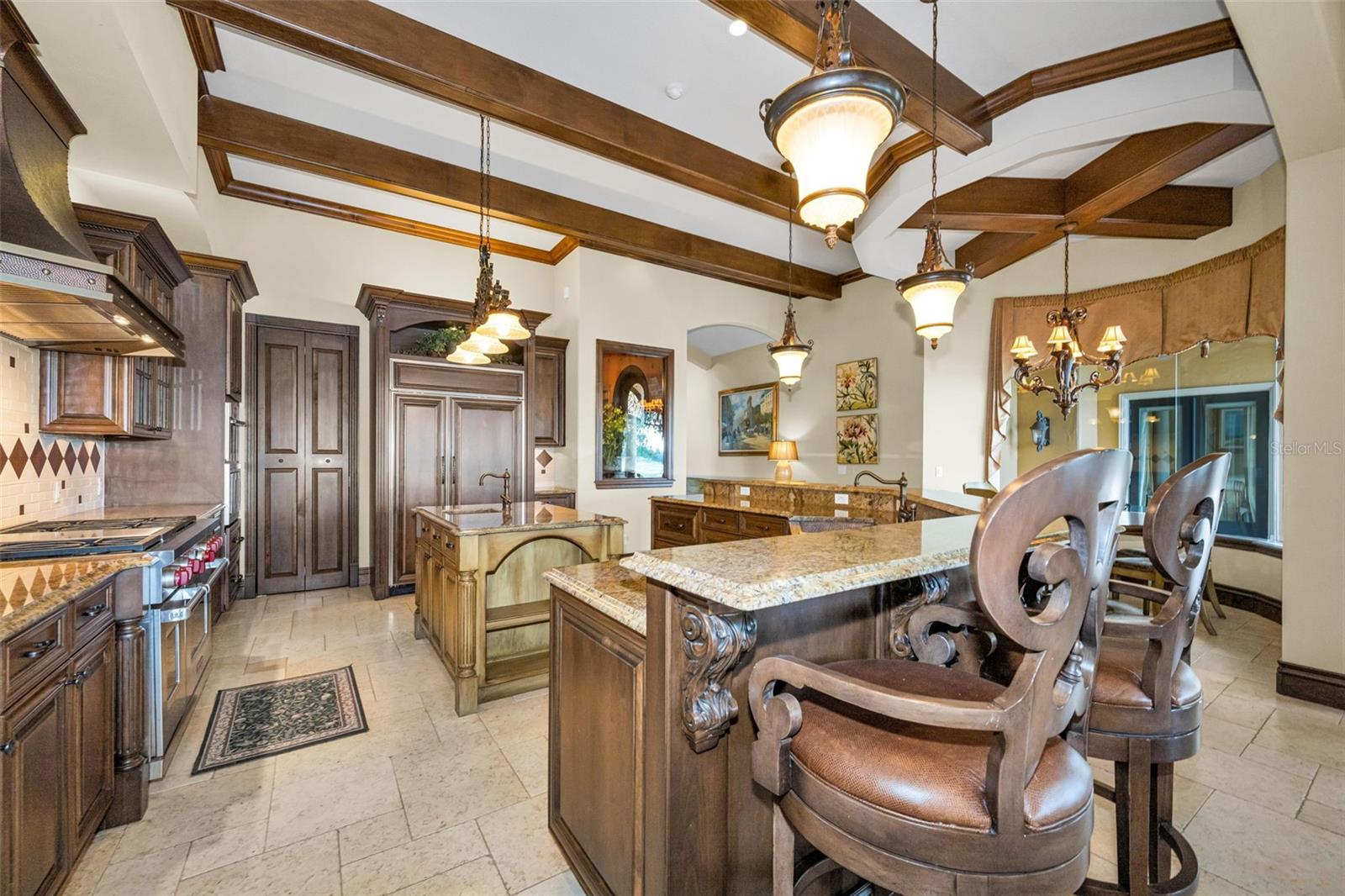 CHAMPIONS CLUB - Residential