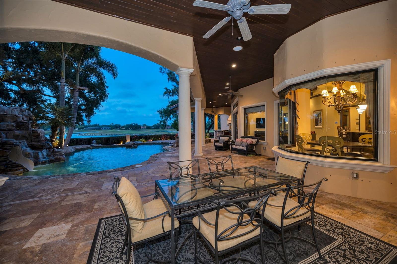 CHAMPIONS CLUB - Residential