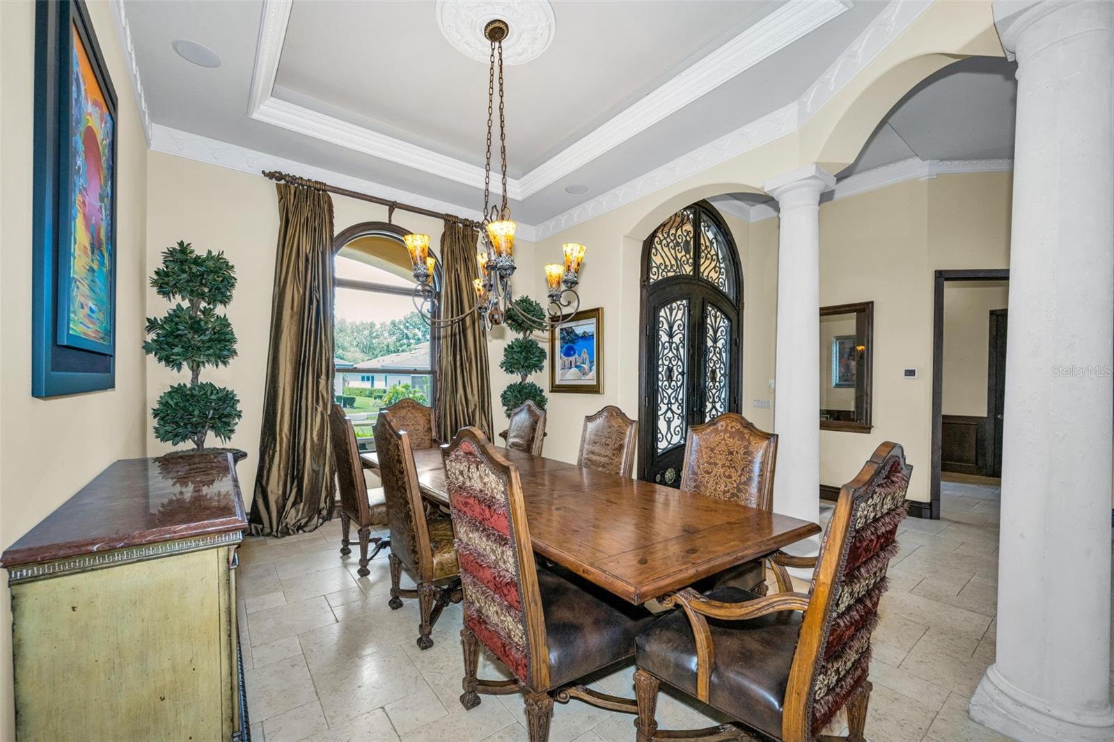 CHAMPIONS CLUB - Residential