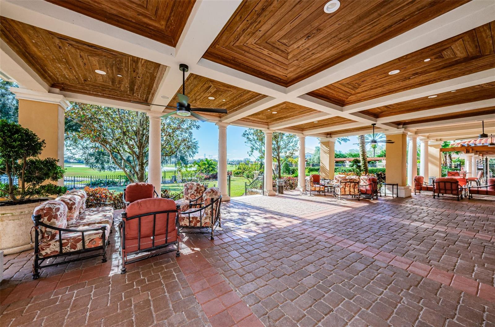 CHAMPIONS CLUB - Residential