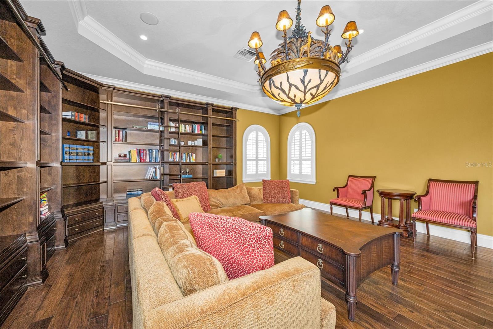 CHAMPIONS CLUB - Residential