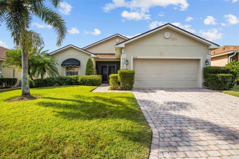Photo of 4560 Turnberry Lane, Lake Wales, FL 33859 (MLS # S5138823)