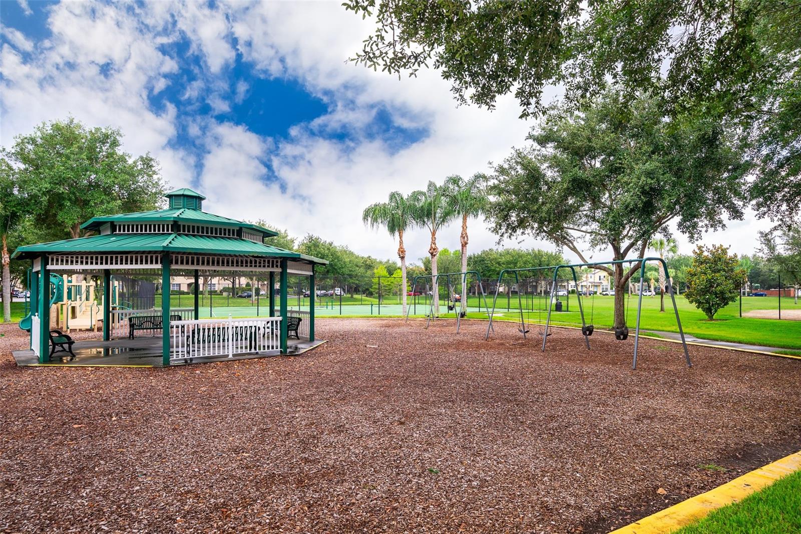 LAKESIDE/LKS/WINDERMERE PH 17 - Residential