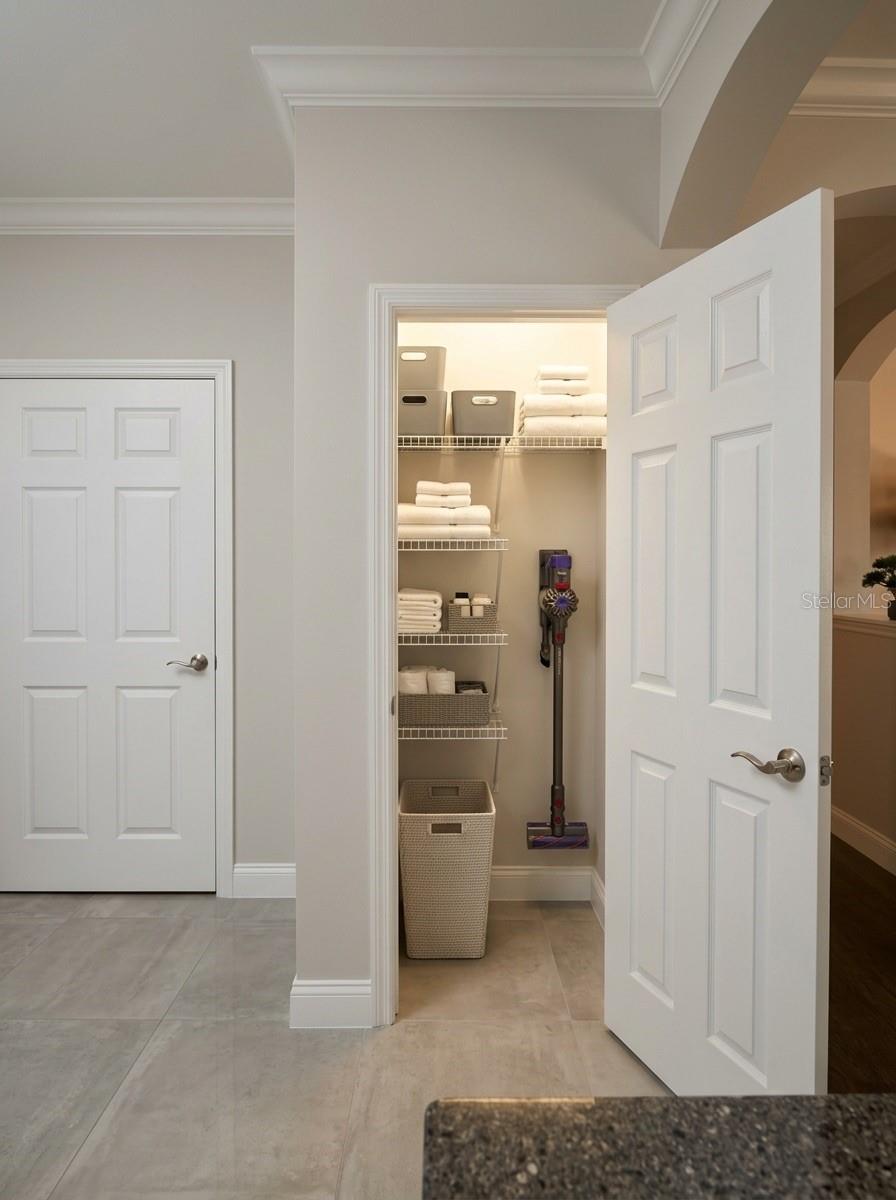 LAKESIDE/LKS/WINDERMERE PH 17 - Residential