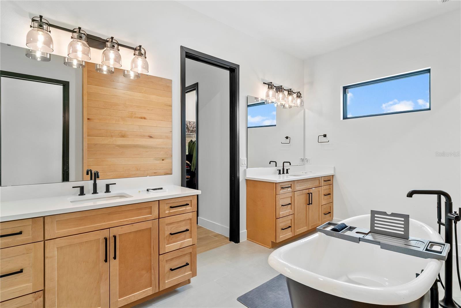 SHIRLEY SHORES - Residential