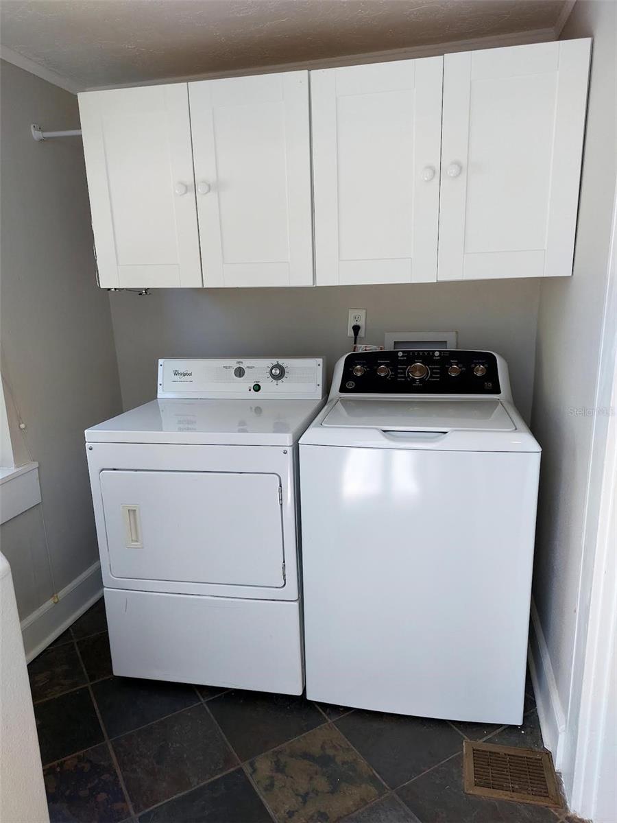 OAK RIDGE - Residential Lease