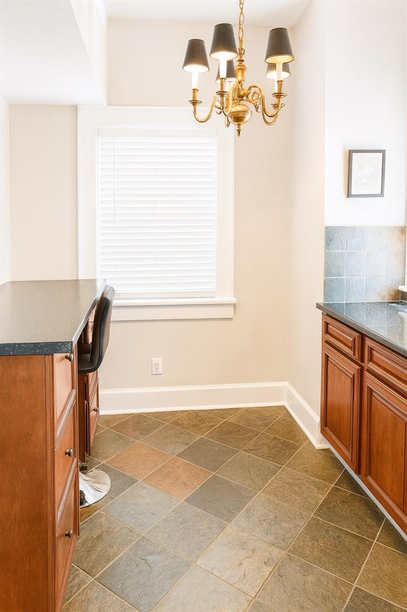 OAK RIDGE - Residential Lease