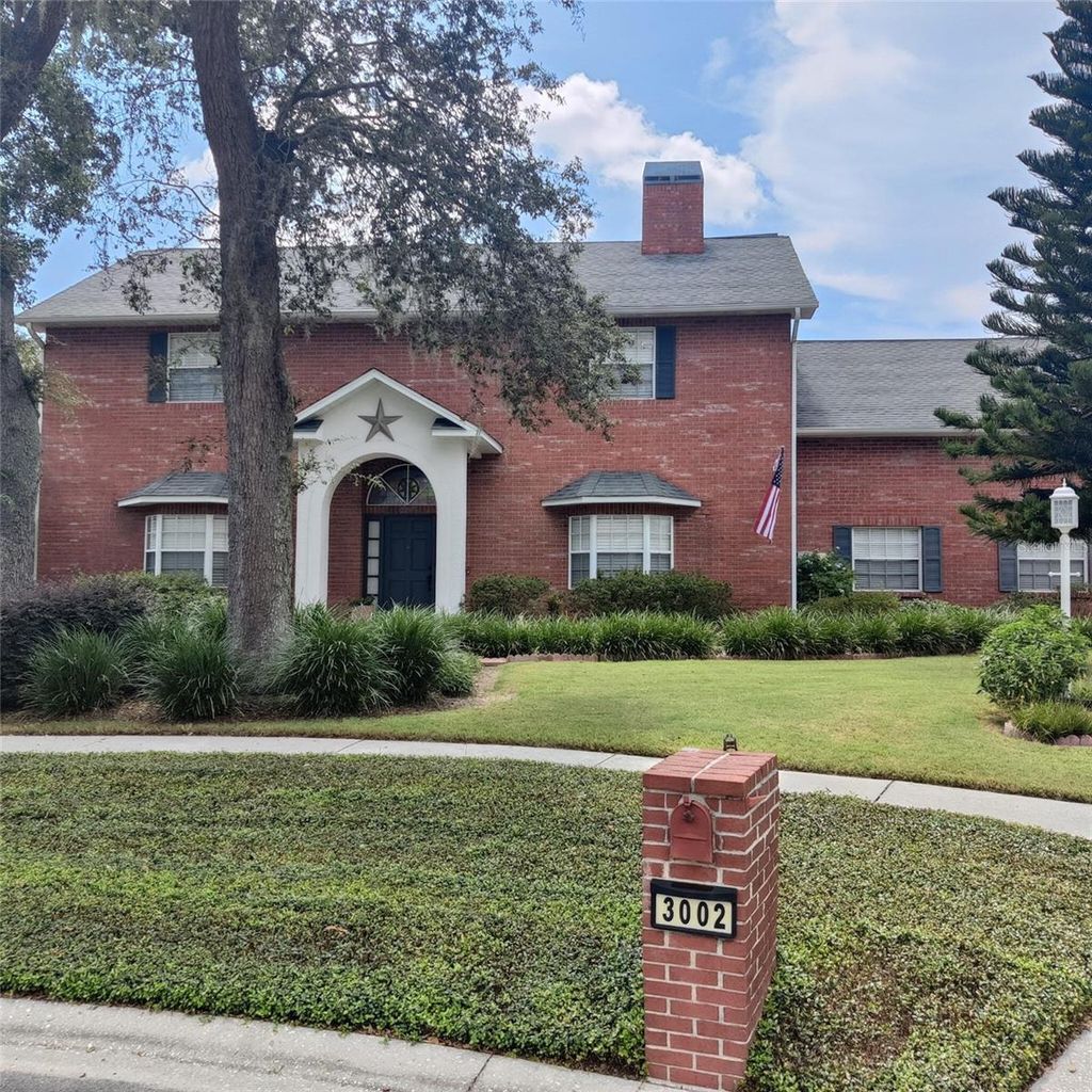 Photo of 3002 Drakes Landing Court, Valrico, FL 33596 (MLS # O6330677)