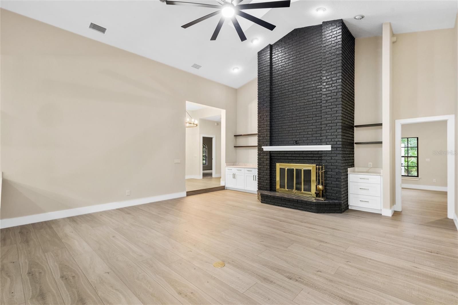 SPRINGS LANDING THE ESTATES AT - Residential