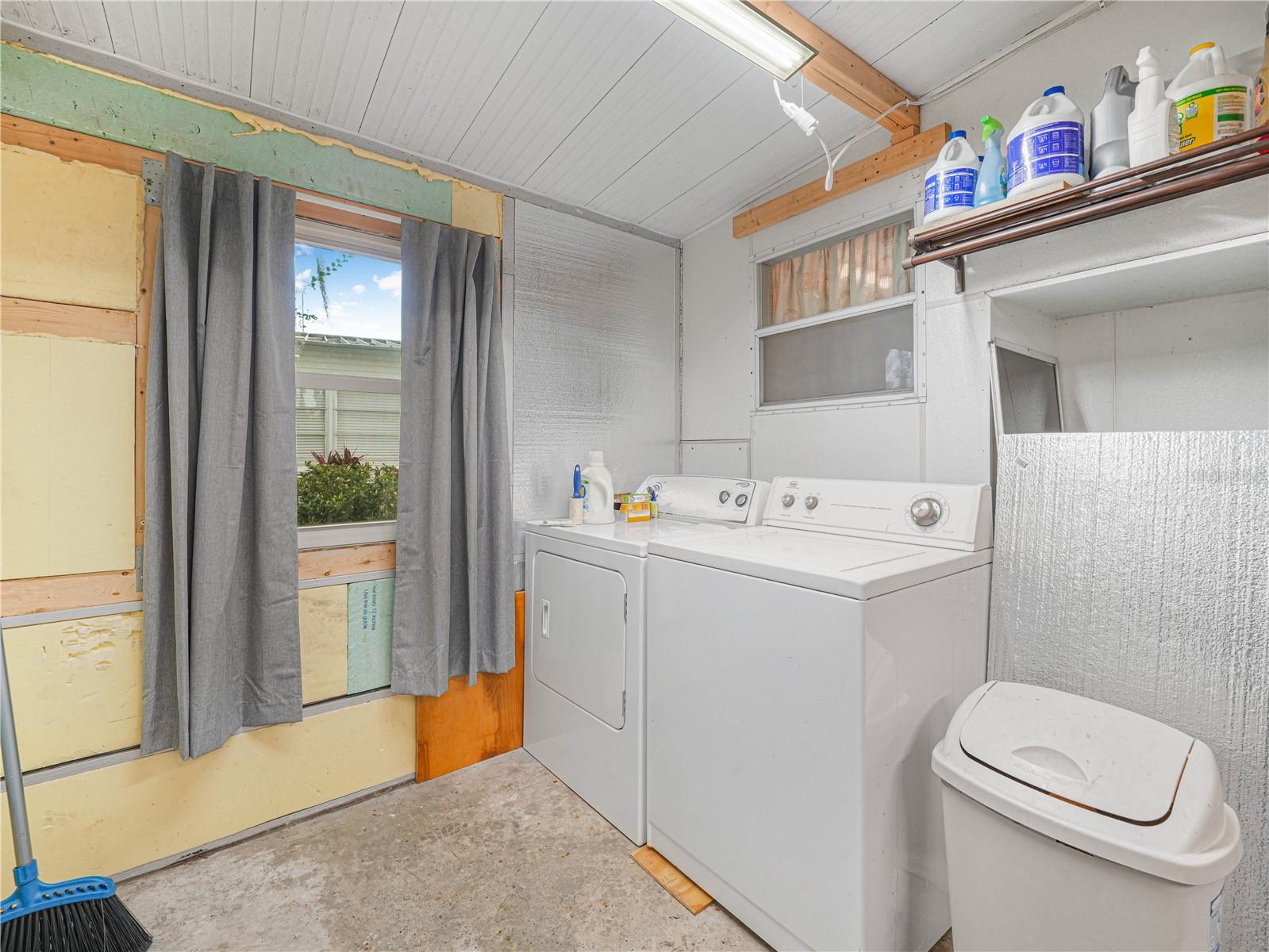 SADDLEBAG LAKE - Residential