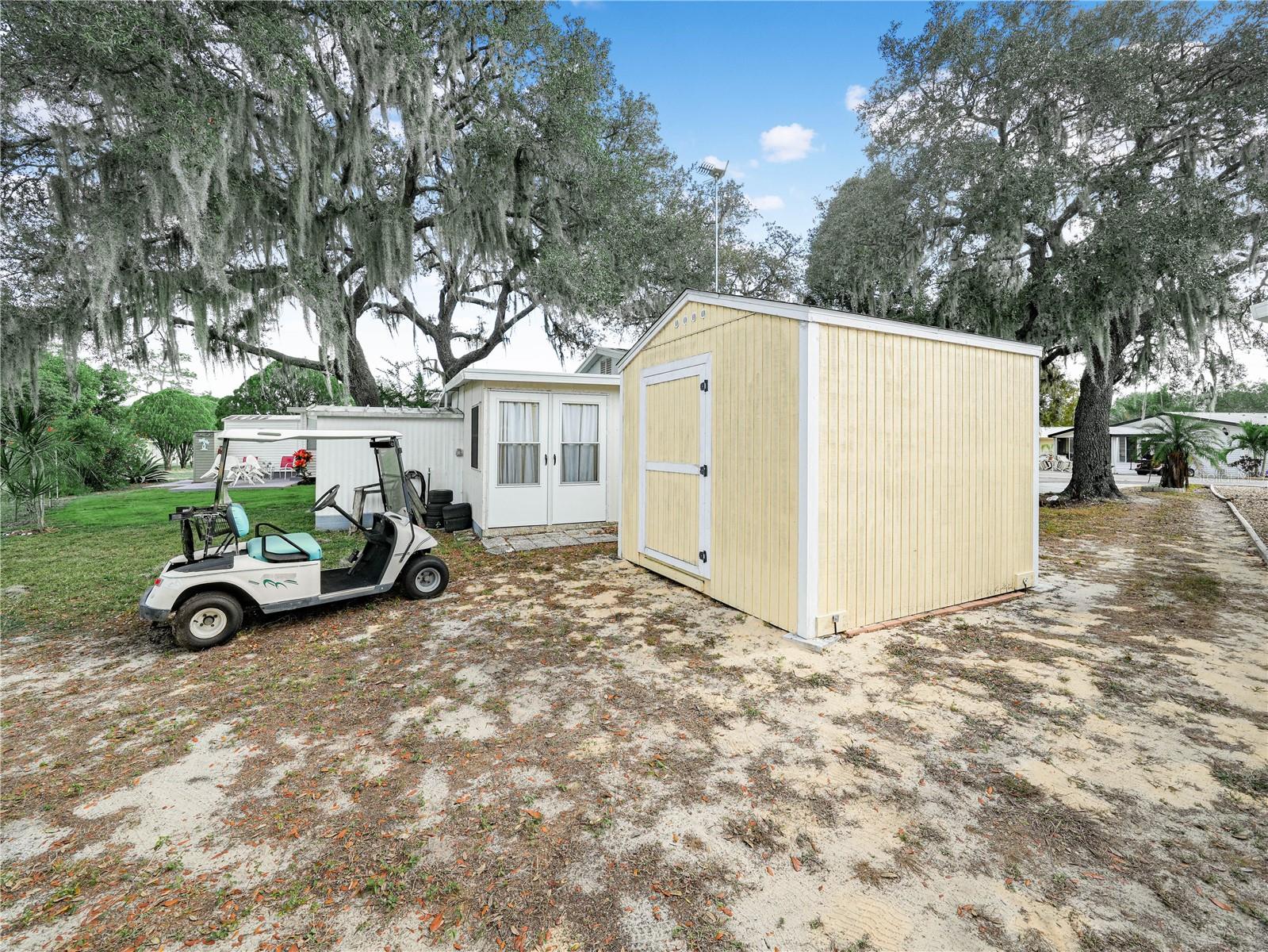 SADDLEBAG LAKE - Residential