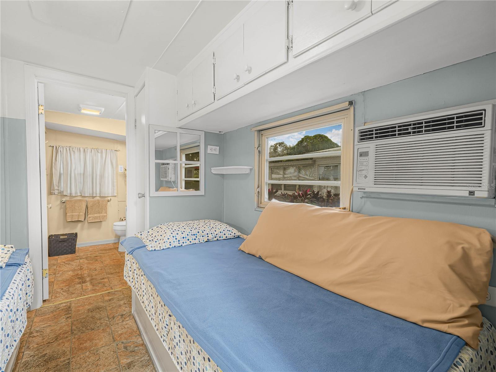 SADDLEBAG LAKE - Residential