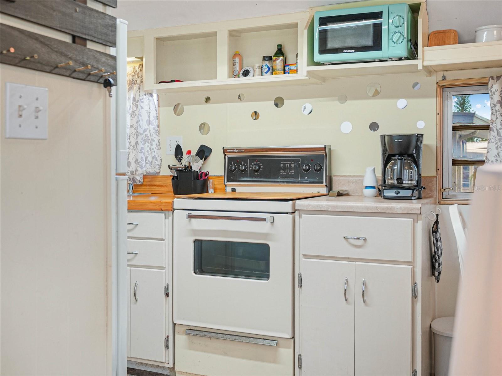 SADDLEBAG LAKE - Residential