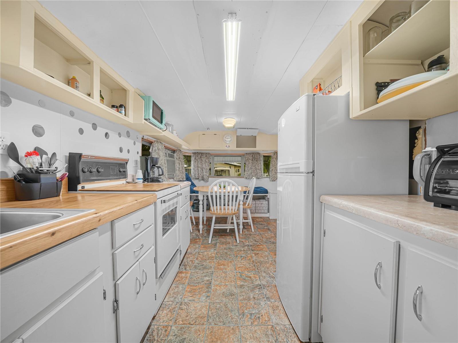 SADDLEBAG LAKE - Residential