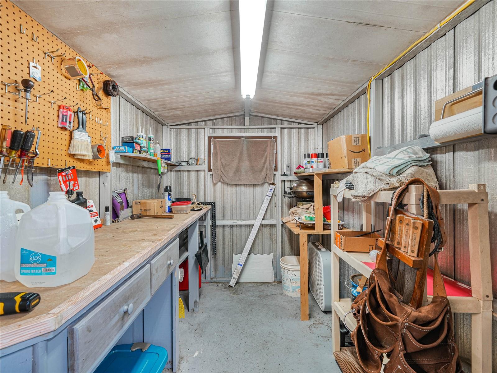 SADDLEBAG LAKE - Residential