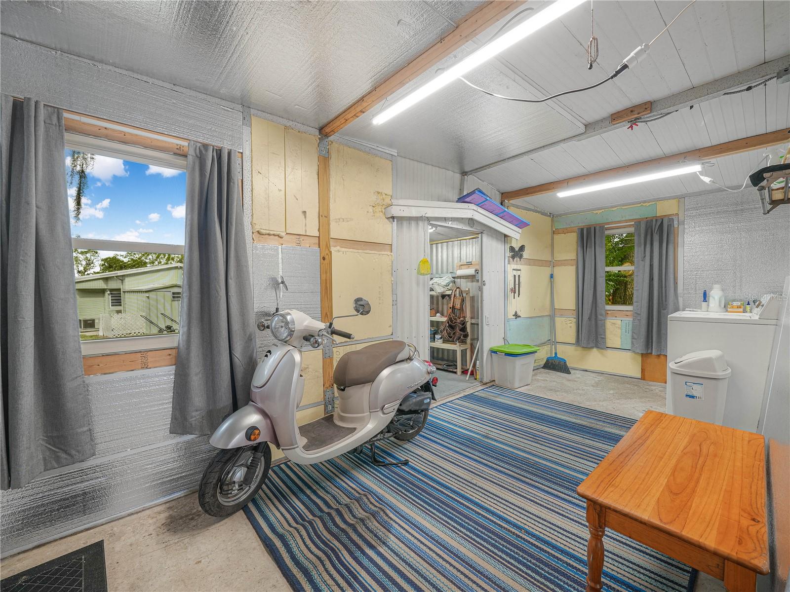 SADDLEBAG LAKE - Residential