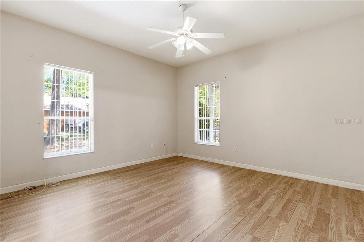 MOUNT PLYMOUTH - Residential