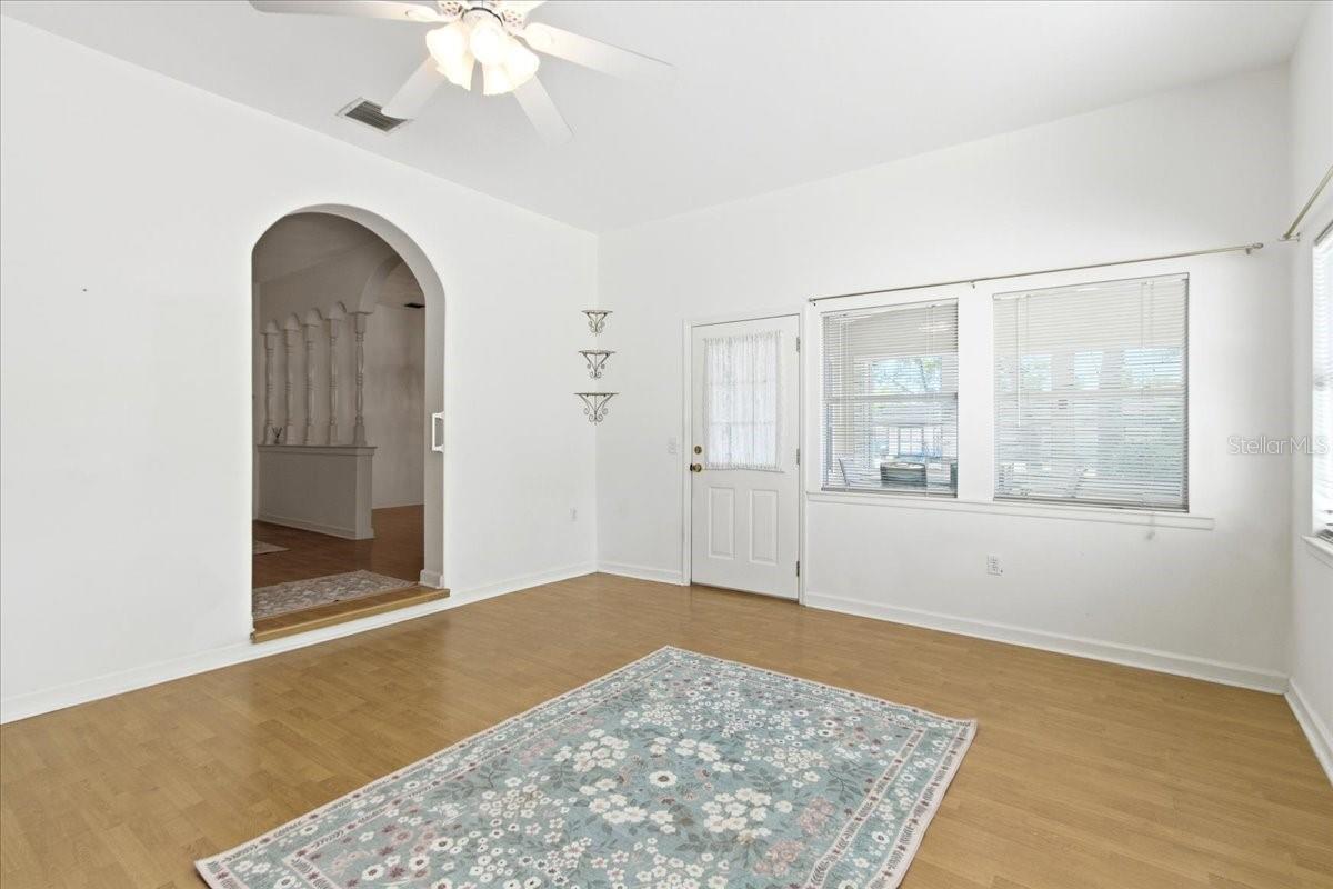 MOUNT PLYMOUTH - Residential