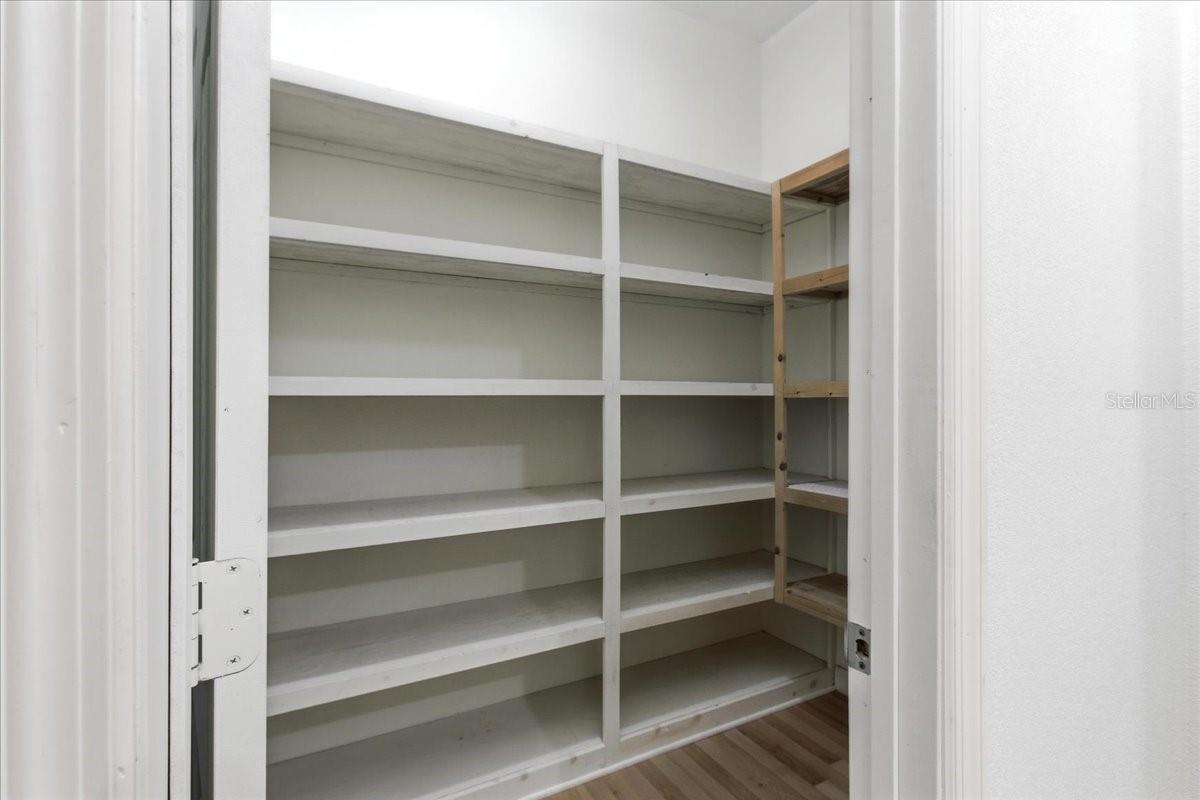 MOUNT PLYMOUTH - Residential