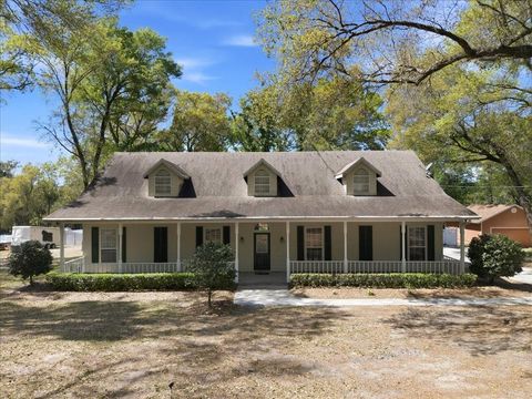 Photo of 31325 Prestwick Avenue, Sorrento, FL 32776 (MLS # O6393157)