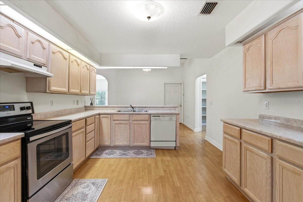 MOUNT PLYMOUTH - Residential