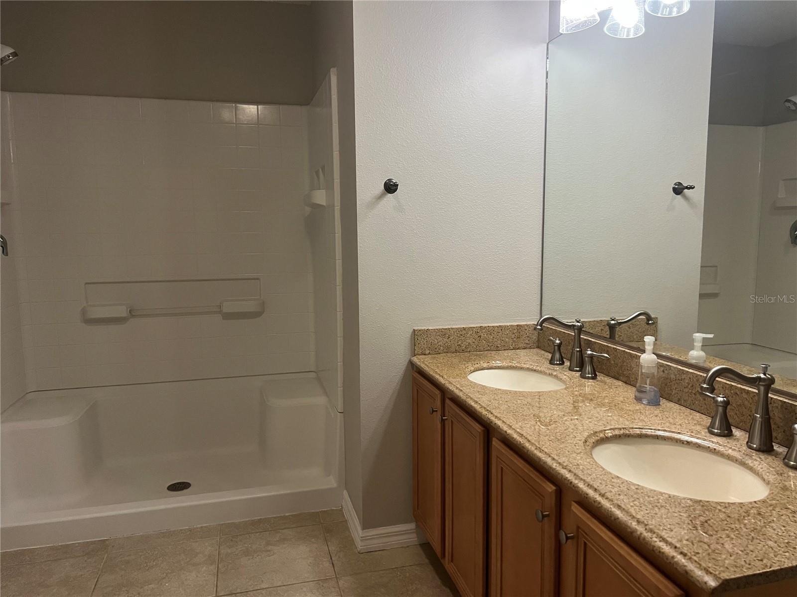 EDGEWATER AT LAKE BRANDON-PART - Residential Lease