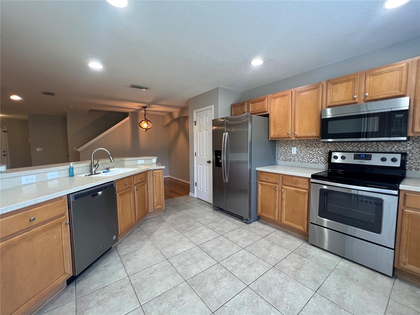 EDGEWATER AT LAKE BRANDON-PART - Residential Lease