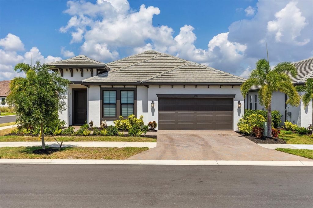 Photo of 4786 Antrim Drive, Sarasota, FL 34240 (MLS # A4681385)