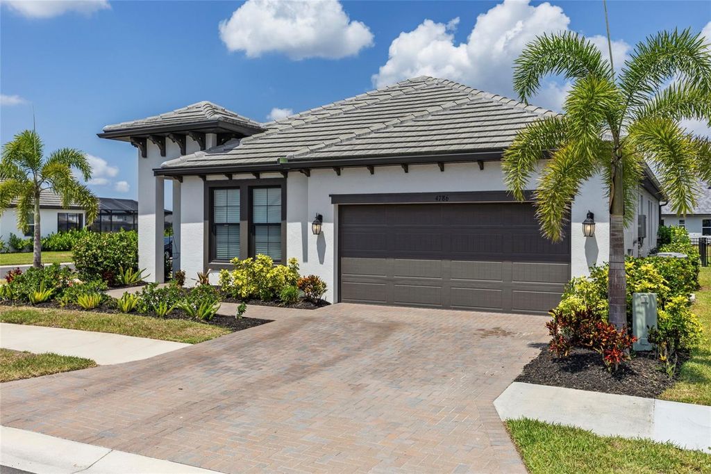 Photo of 4786 Antrim Drive, Sarasota, FL 34240 (MLS # A4681385)