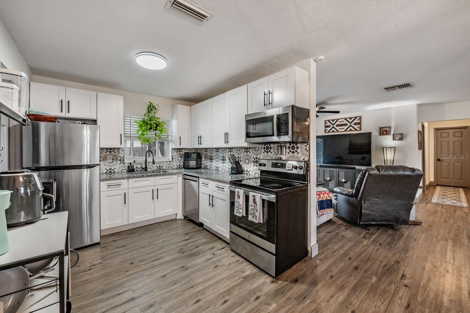 SPRING HILL - Residential