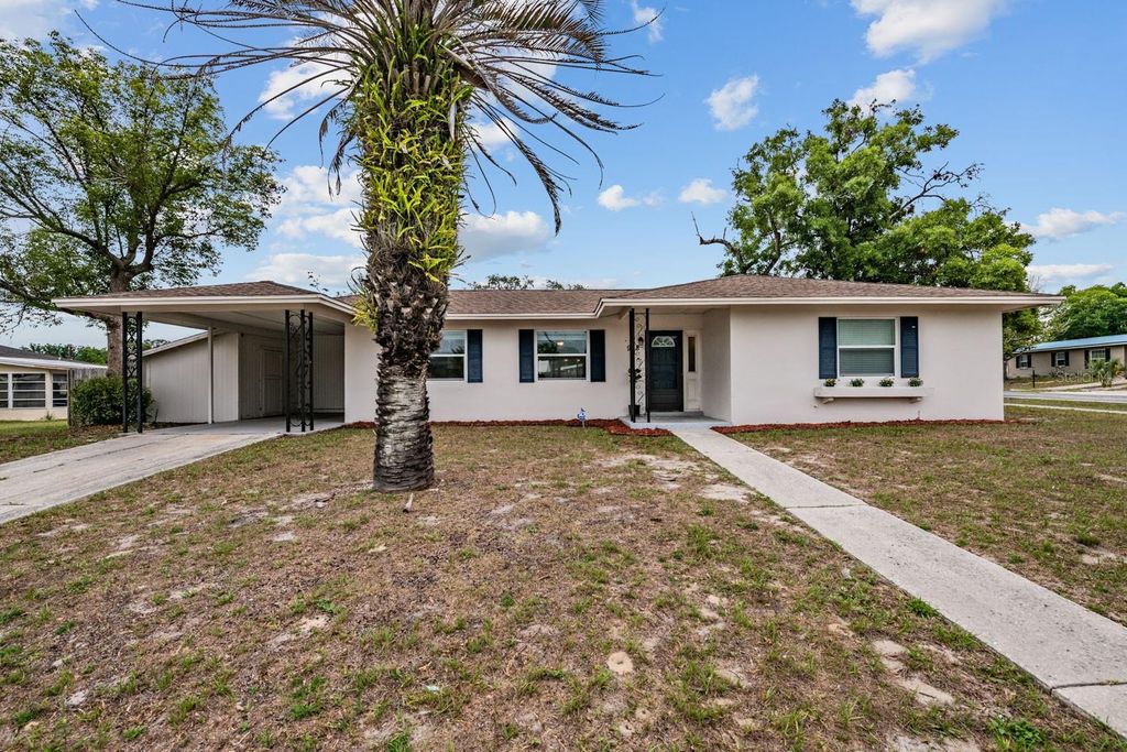 Photo of 958 Cobblestone Drive, Spring Hill, FL 34606 (MLS # TB8508097)