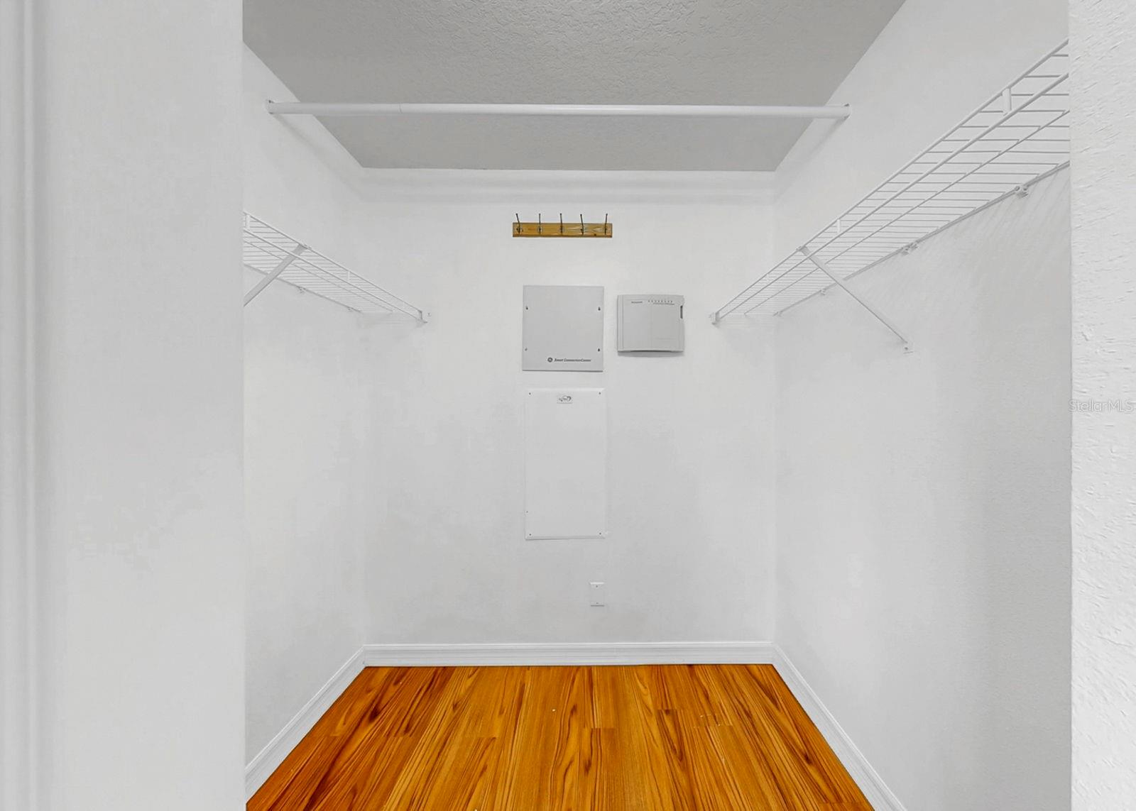 THE TWNHMS AT LIGHTHOUSE COVE VI - Residential