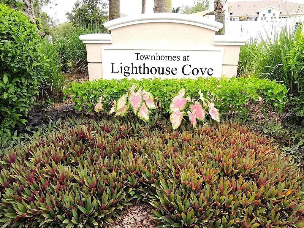 THE TWNHMS AT LIGHTHOUSE COVE VI - Residential